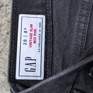 GAP Vintage Slim Mid Rise Black Jeans Frayed Edge Ankle Length Size 8 Short